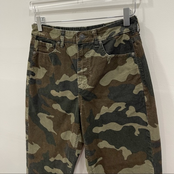 American Eagle Mom Jean Camo Corduroy Green Pants - Picture 3 of 8